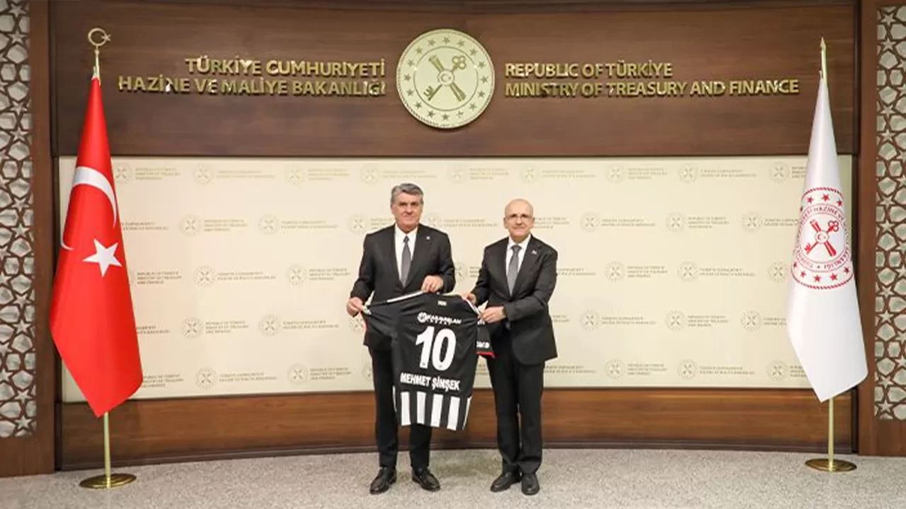 Beşiktaş Başkanı Serdal Adalı’dan Hazine ve Maliye Bakanı Mehmet Şimşek’e ziyaret