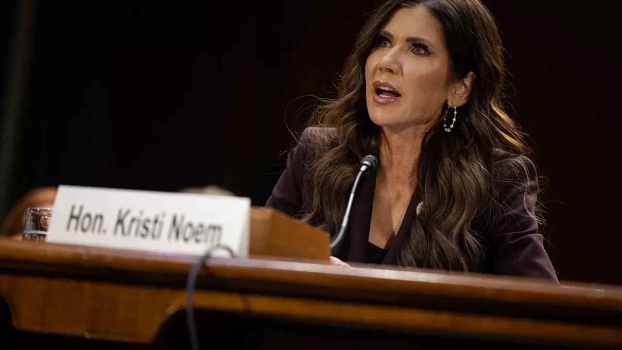 ABD İç Güvenlik Bakanlığında bayrak değişimi: Markwayne Mullin dönemi başladı