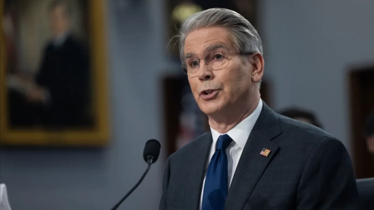 ABD'den Kritik Hamle: Denizdeki İran Petrolüne Geçici Tahliye İzni!