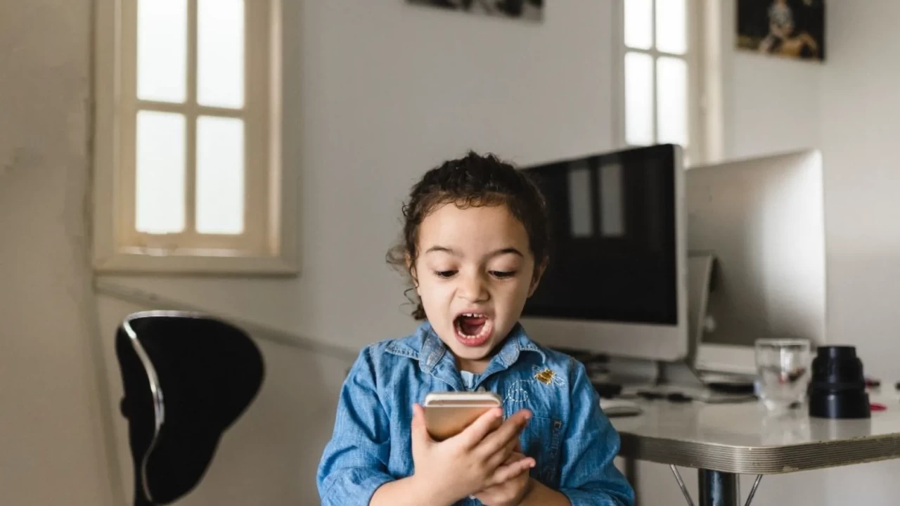 Dijital çağın görünmez tehlikesi: Çocuk sağlığında yeni nesil tehditler