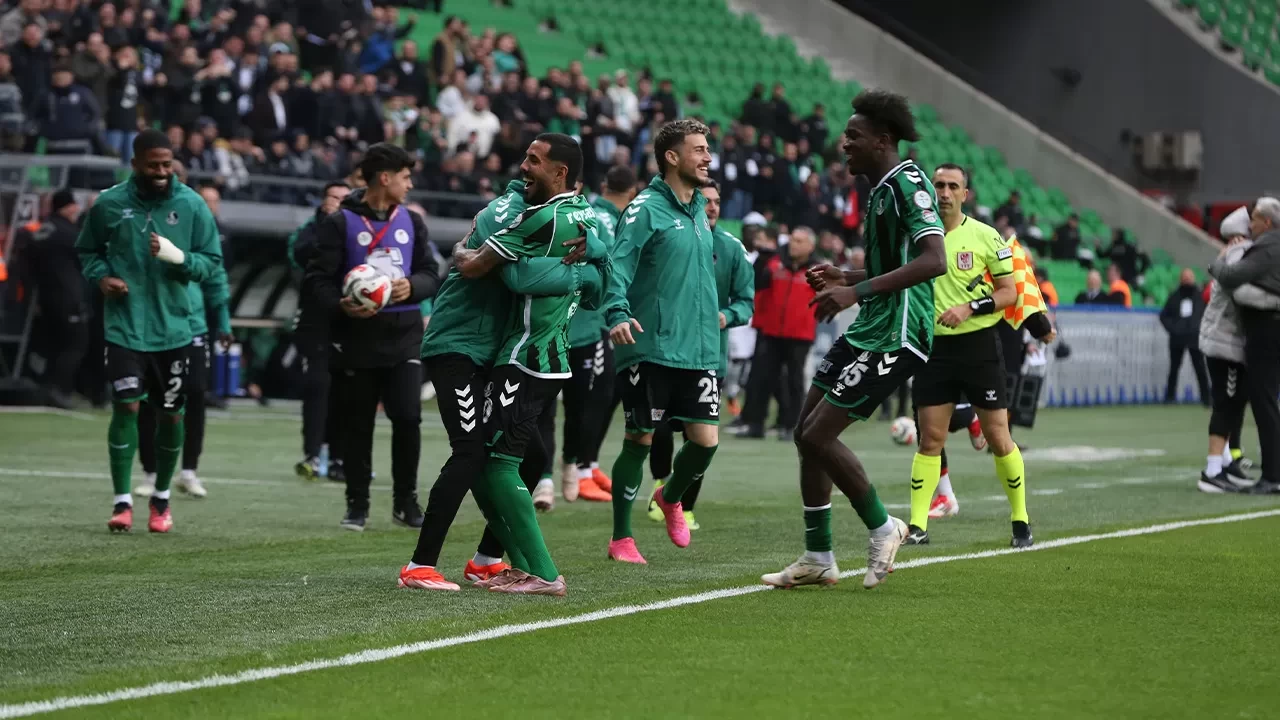 Sakaryaspor, Vanspor FK karşısında ikinci yarıda geri döndü