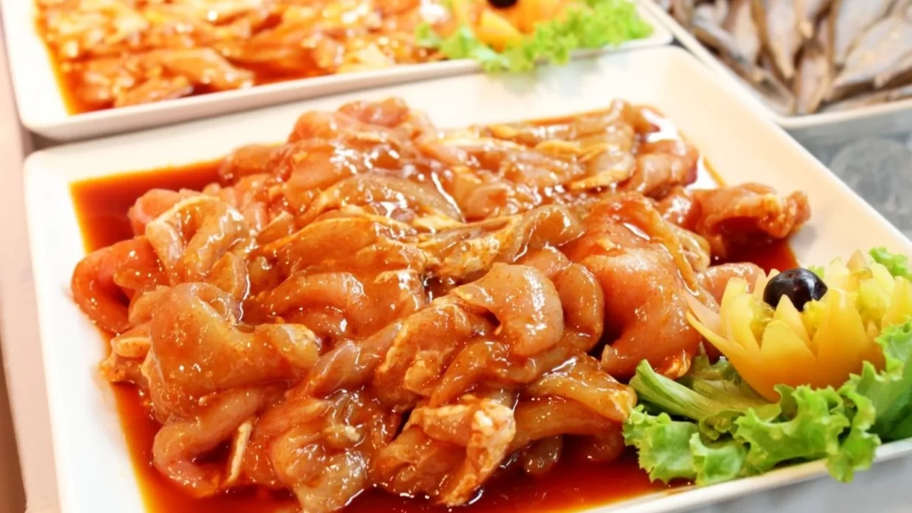 Kızarmış lezzet şöleni: Domates soslu kırmızı hindi terbiyesi