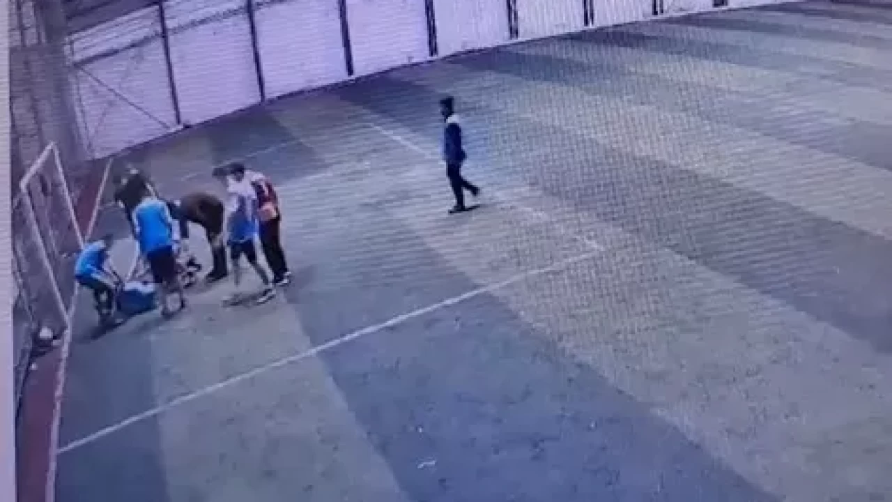 Futbol maçı kabusa döndü: Göğsüne top darbesi sonrası hayatını kaybetti!