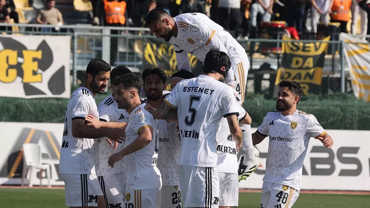 Aliağa FK sahasında farklı kazandı |2. Lig'de Aliağa FK 3-0 Arnavutköy Belediyespor