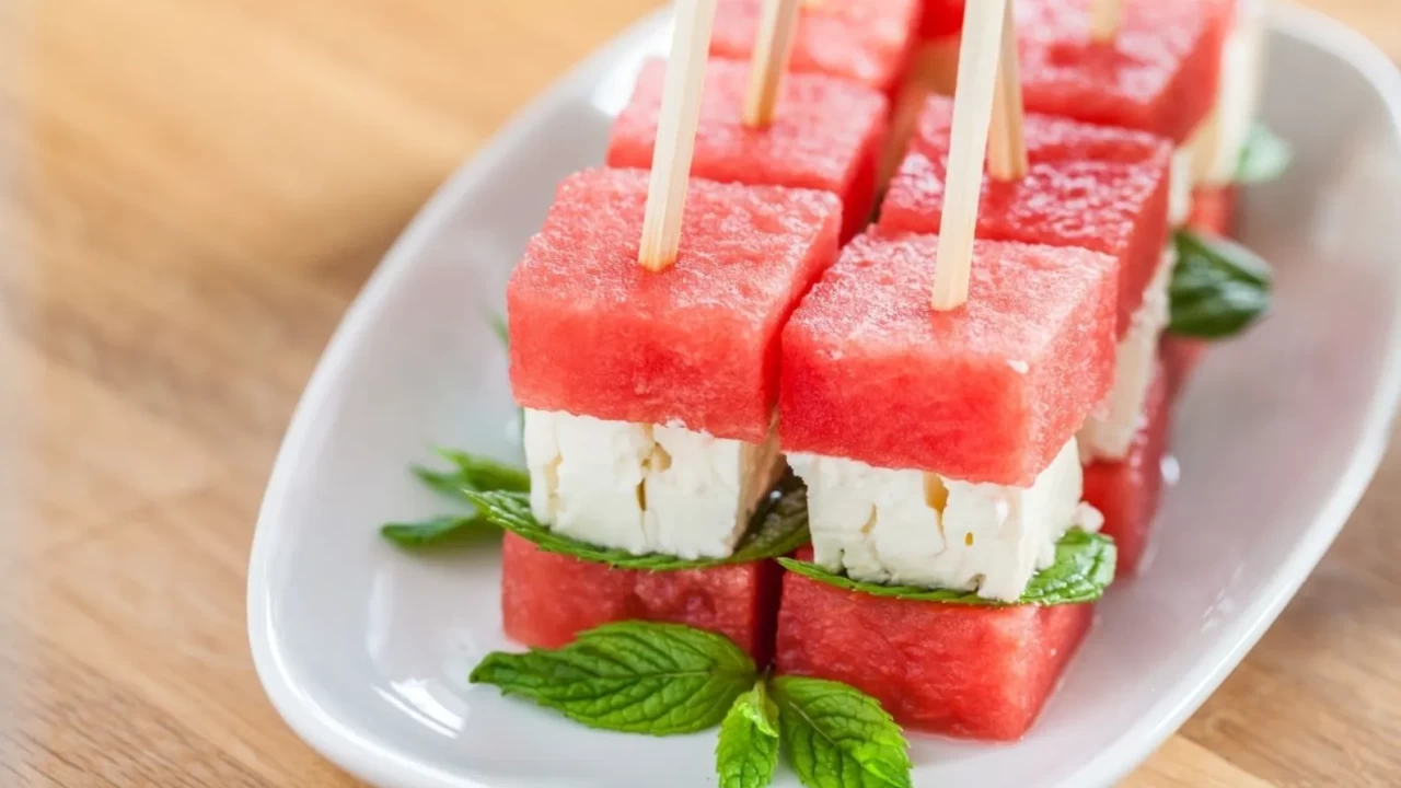 Karpuz ve Peyniri Birlikte Yemenin Şaşırtıcı Faydaları | Yaz Sağlığı Rehberi