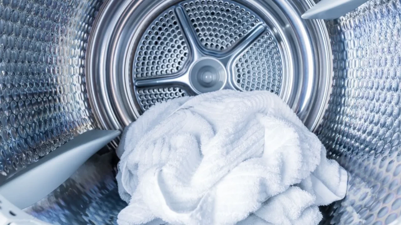 Kurutma Makinesinde Çarşaf Topaklanmasını Önleyen 5 Yöntem