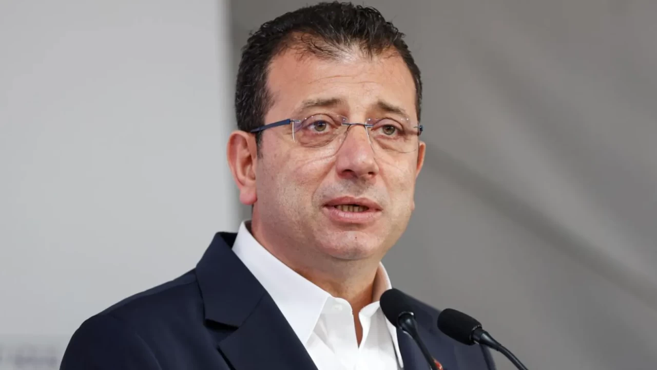 İddianameyi görünce dengesini yitiren Ekrem İmamoğlu'nun davası olaylı başladı, olaylı bitti! Mahkemeyi tehdit etti, mahkeme başkanına bağırdı!