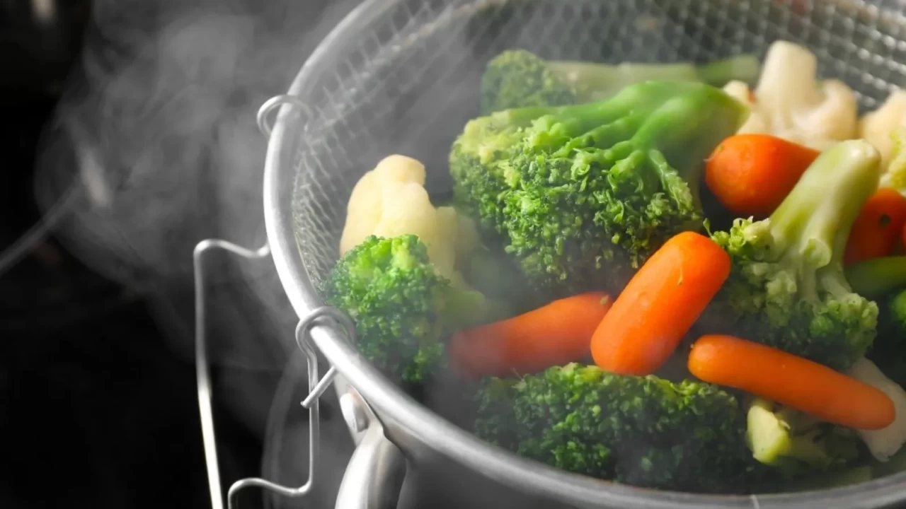 Bebekler İçin Buharda Sebze Pişirme Rehberi | Vitamin Koruma Sırları