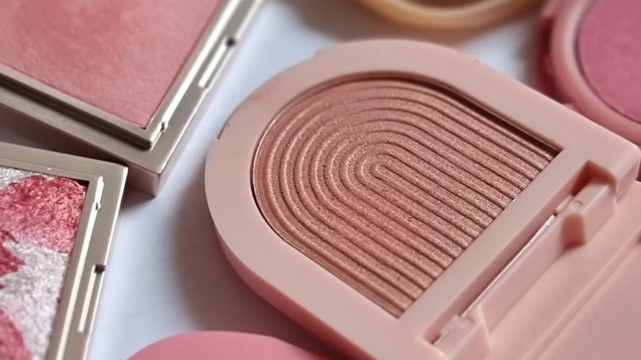 Yüz şekline göre allık ve bronzer rehberi: İdeal hatlara ulaşın