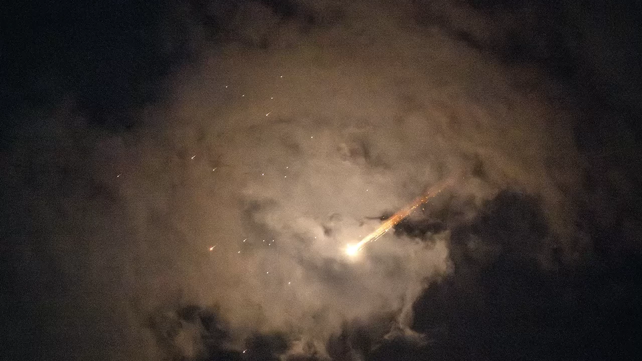 İran'dan misilleme: Tel Aviv ve merkez bölgelere füze isabet etti