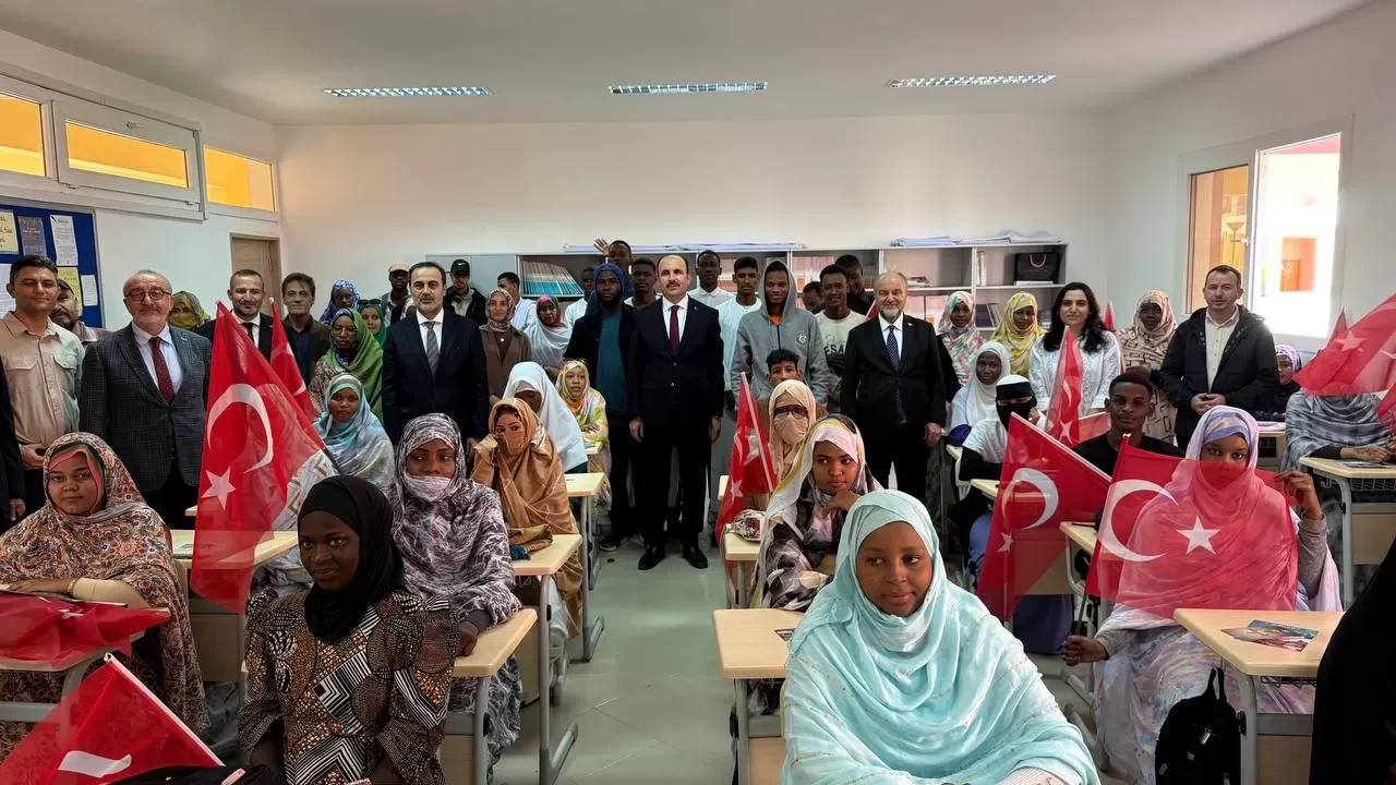 Başkan Altay’ın Moritanya ziyaretinde Afrikalı öğrenciden İstiklal Marşı sürprizi