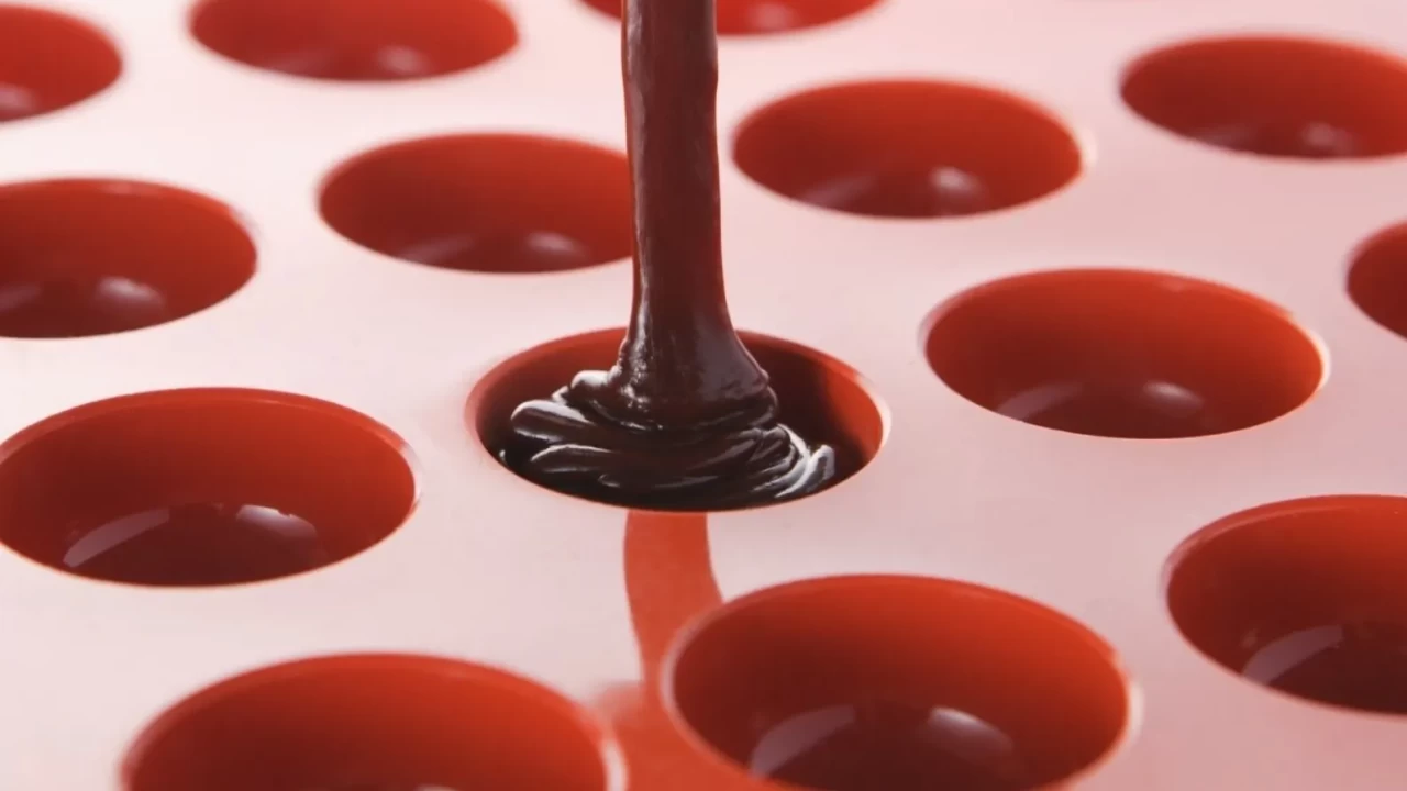 Silikon Kek Kalıplarındaki Deterjan Kokusu Nasıl Giderilir?