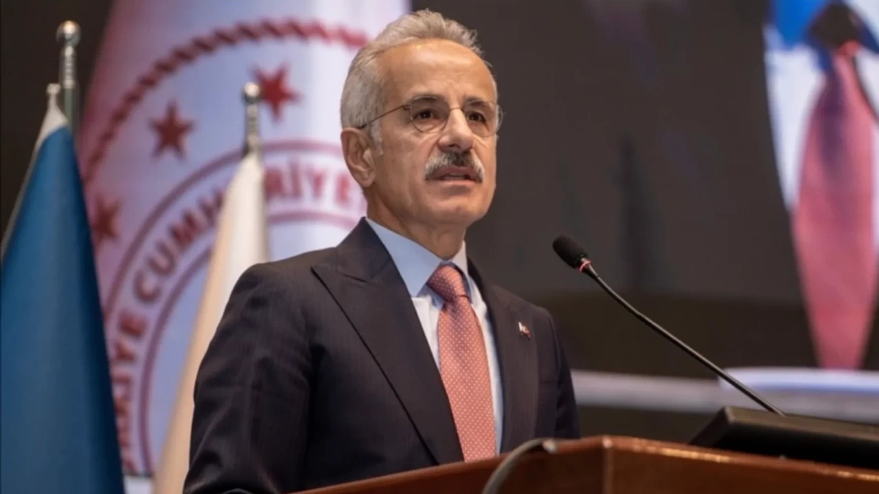 2026 Ramazan Bayramı'nda Ulaşım Ücretsiz mi? Bakan Uraloğlu Açıkladı!