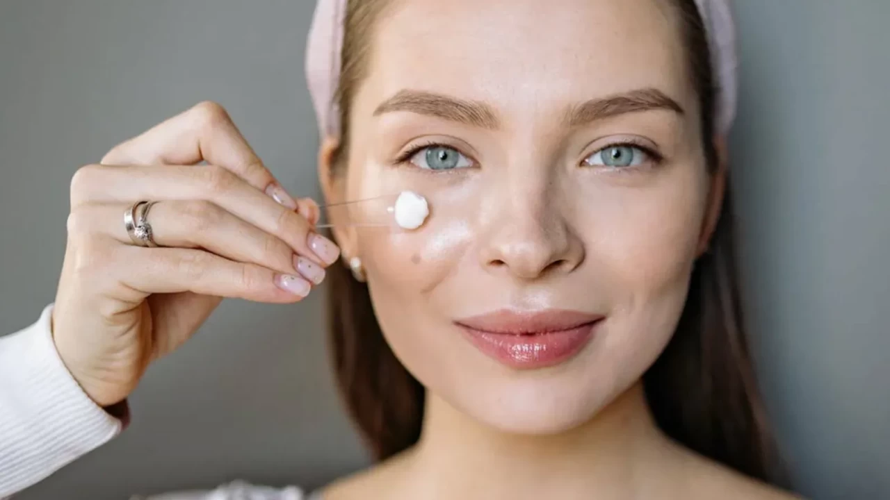 Cilt Bakımında 3 Ürün Kuralı ve Minimalist Rutin Rehberi