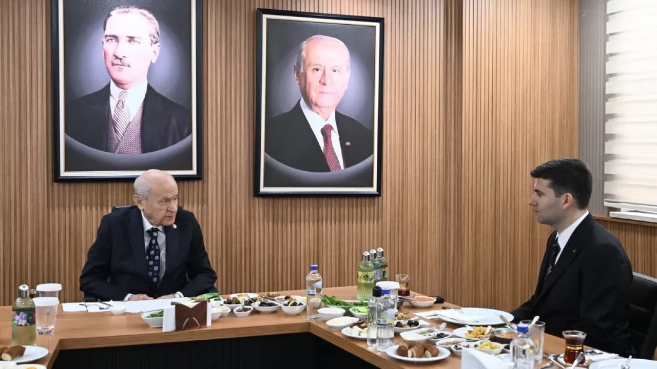 MHP Lideri Devlet Bahçeli'den iki büyük kurultay talimatı: Ülkü Ocakları’nın yarış arabasına isim koydu!