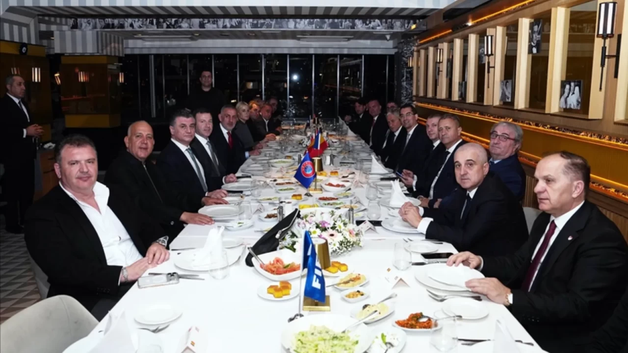 A Milli Futbol Takımı'nın Romanya karşılaşması öncesinde resmi maç yemeği düzenlendi