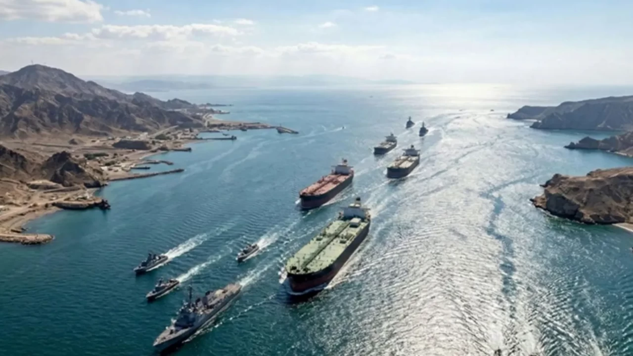 Deniz ticaretinde 'Hürmüz' alarmı! Pakistan operasyon başlattı