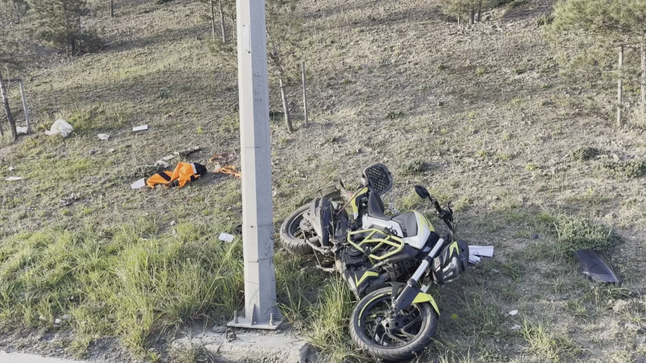 Eyüpsultan TEM Otoyolu'nda feci kaza: 5 araç birbirine girdi