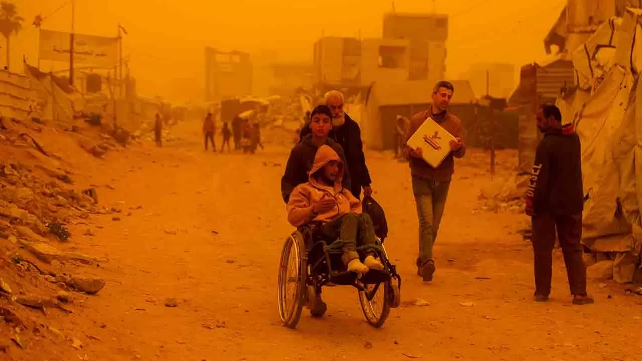 Gazze'de zorlu insani koşullar, kum fırtınası nedeniyle daha da zorlaştı