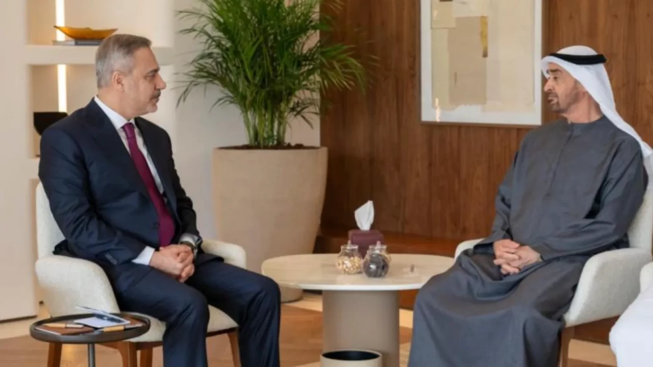 Dışişleri Bakanı Fidan, BAE Devlet Başkanı Al Nahyan ile bir araya geldi