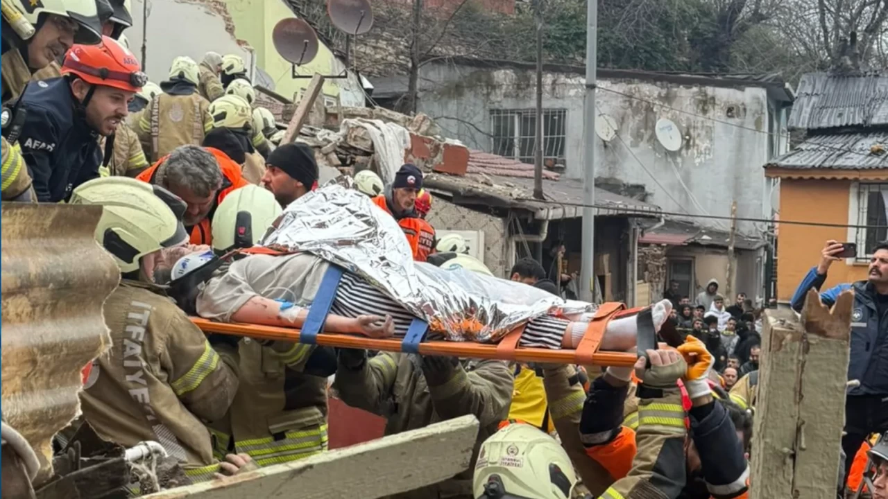 Fatih’te dehşet anları: Patlamayla sarsılan 2 bina yerle bir oldu! İşte son durum