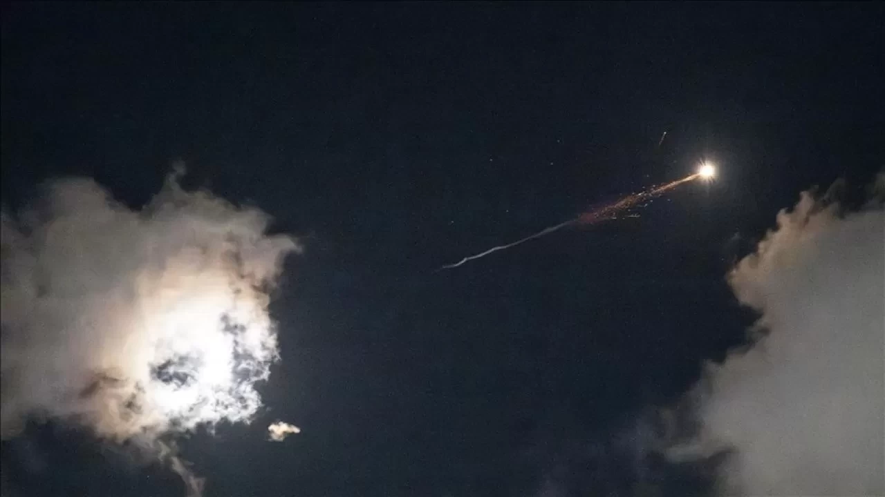 Suudi Arabistan duyurdu! Son 24 saatte 18 İHA ve 2 balistik füze düşürüldü