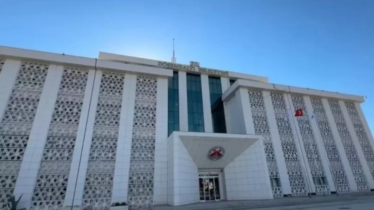 Döşemealtı Belediyesi operasyonunda karar: Eski başkan Turgay Genç dahil 2 kişi tutuklandı