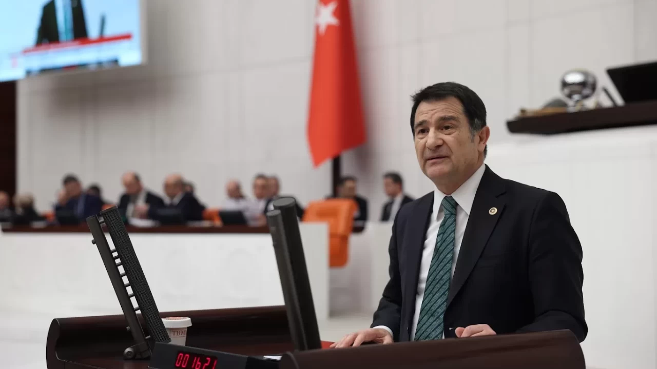 MHP'li Aksu: Az kazanandan az çok kazanandan çok vergi alınmalı