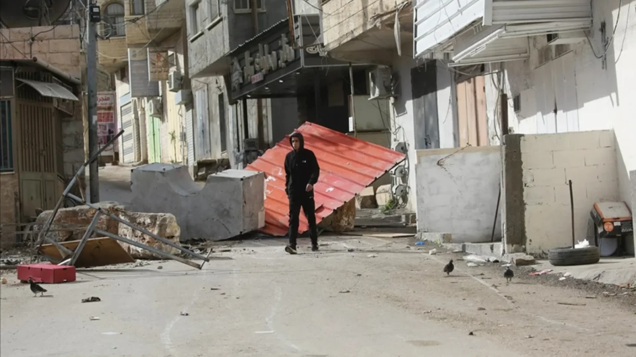 Filistinli gence İsrail saldırısı: Sağlık merkezine kaldırıldı!