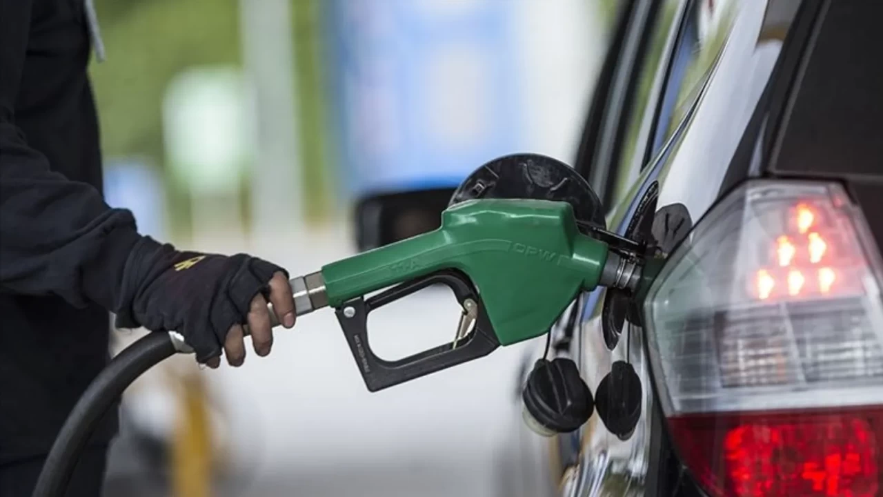 Motorine ve Benzine Dev İndirim! 25 Mart 2026 Güncel Akaryakıt Fiyatları