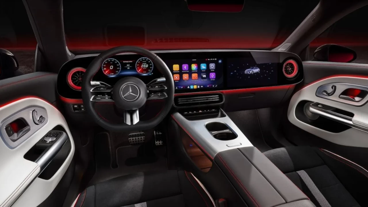 Mercedes-AMG GT 4-Kapı Coupé 2026: Yarış Odaklı Yeni Kokpit!