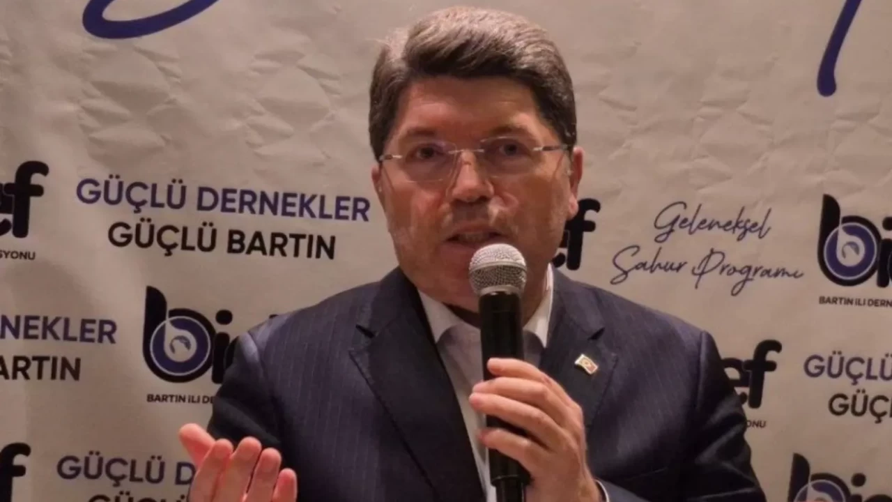 Eski Adalet Bakanı Tunç, ''Maalesef soykırımı önleyecek, kadınların , çocukların katledilmesini engelleyecek bir sistem dünyada kurulamadı''