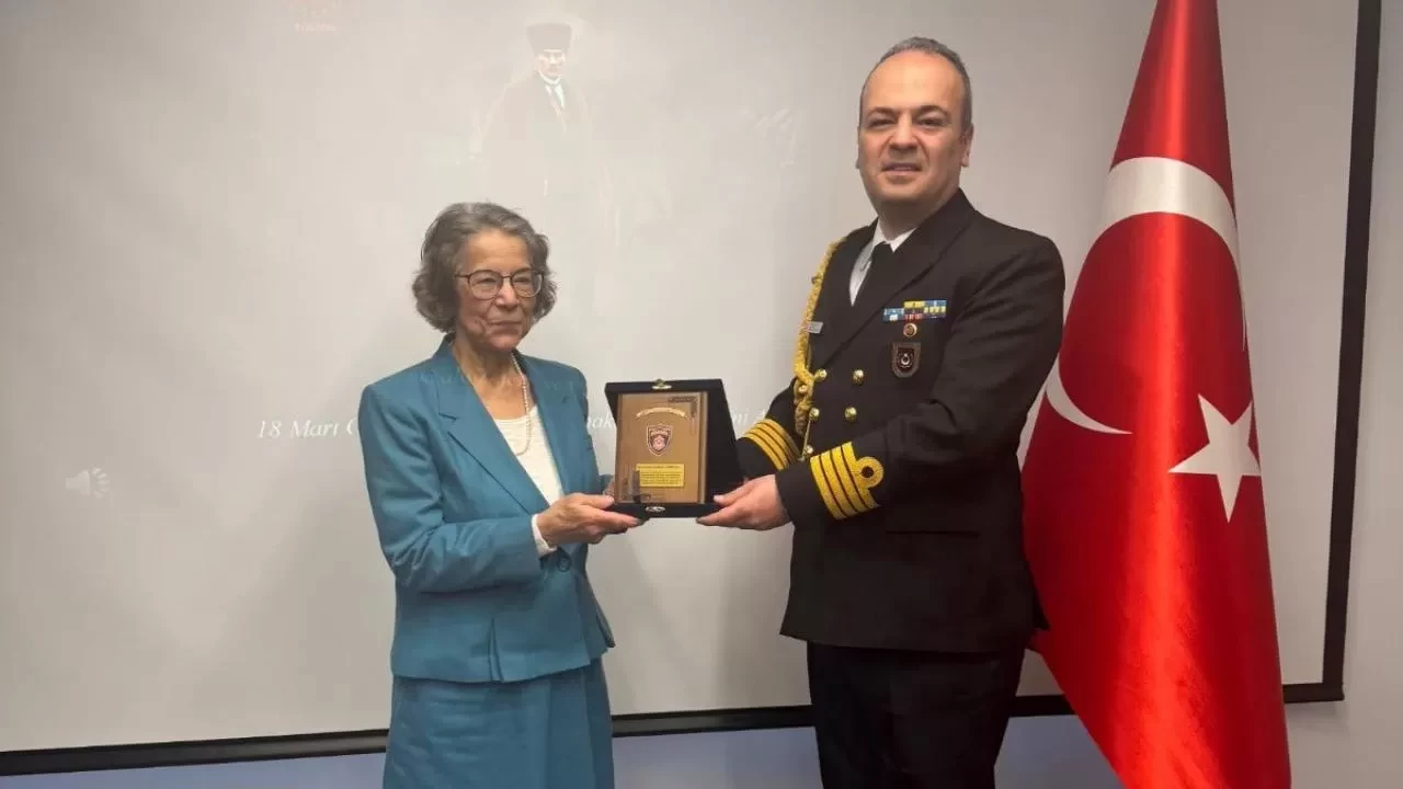 MSB'den anlamlı anı plaketi! NASA'da çalışan Türk asıllı Kumrucu'ya takdim edildi