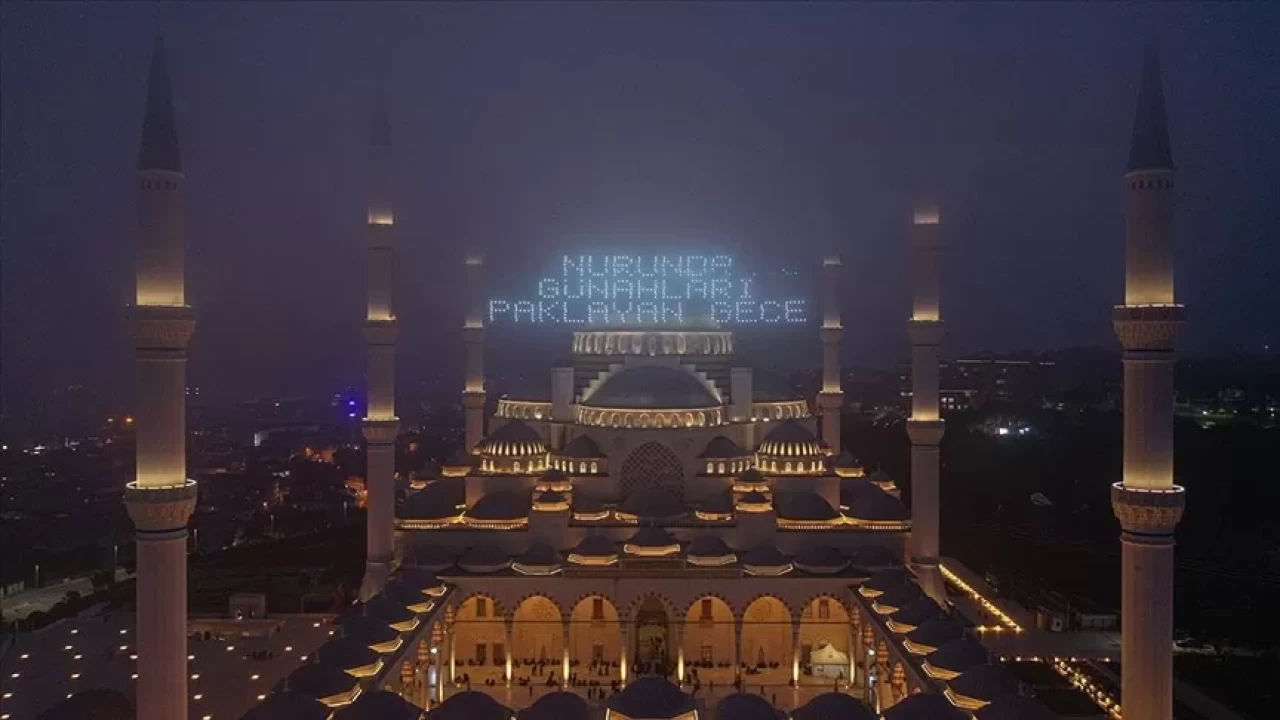 Kadir Gecesi orucu ne zaman tutulur 2026? Kadir Gecesi orucuna nasıl niyet edilir?