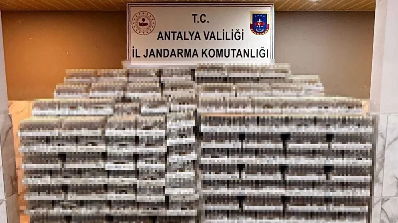 Antalya'da otele baskın: Depolarda 5 bin litre kaçak içki ele geçirildi