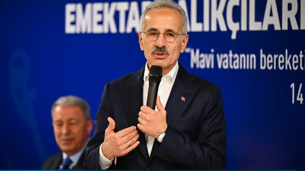 Bakan Uraloğlu: Hürmüz'deki 15 Türk Gemisinden Biri Çıkarıldı! (2026)