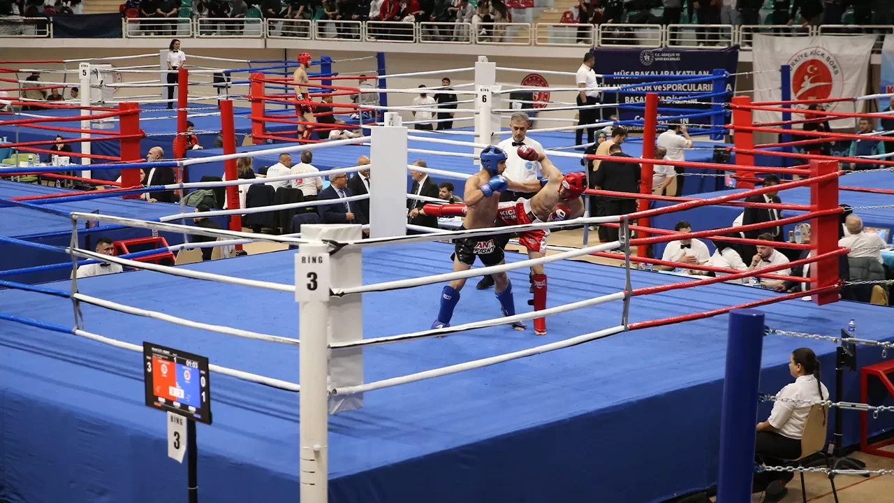 Türkiye Kick Boks Şampiyonası Diyarbakır’da başladı