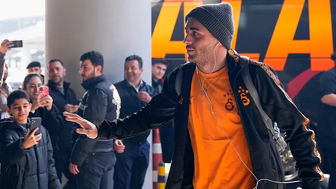 Galatasaray, Liverpool maçı için İngiltere’ye gitti
