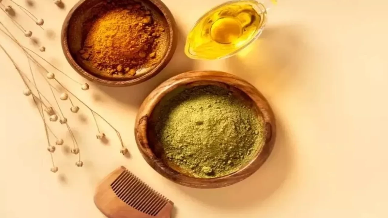 Evde kına ile saç bakımı: