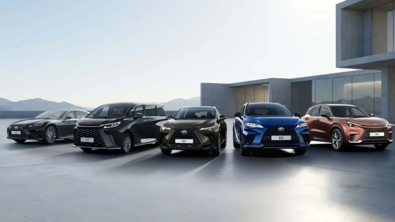 Lexus Türkiye'de 10 Yaşında: Yeni ES Sedan 2026'da Geliyor!