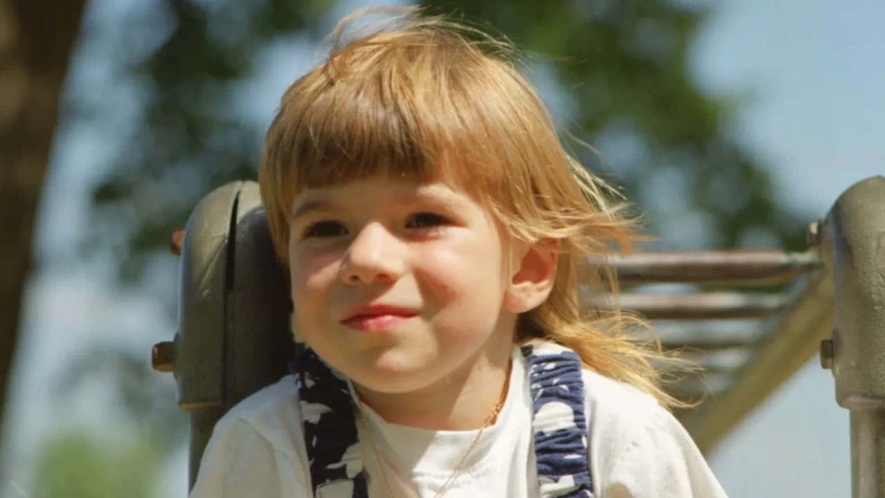 Hiranur İsminin Anlamı ve Kökeni Nedir? (2026 Analizi)