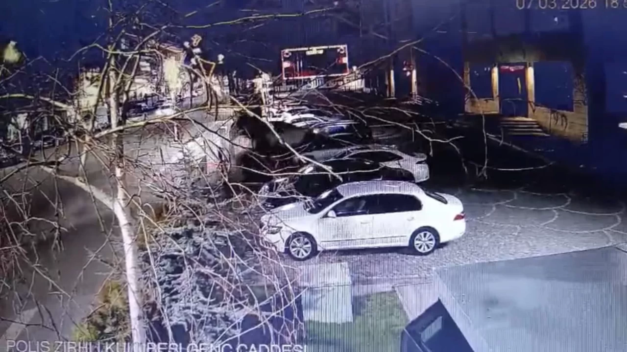 Bingöl’de kontrolden çıkan otomobil otoparka girip…