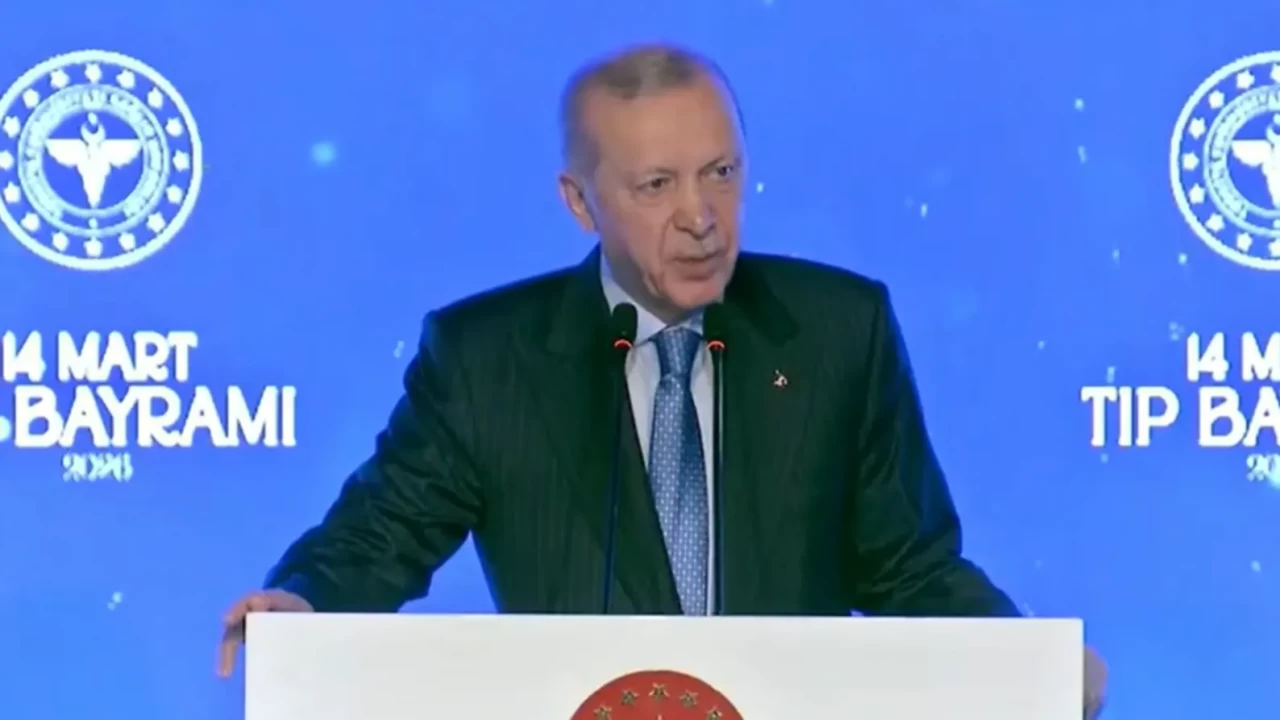 Cumhurbaşkanı Erdoğan'dan 14 Mart Tıp Bayramı mesajı: Emeklerinizi yok sayanları ademe mahkum ediyoruz