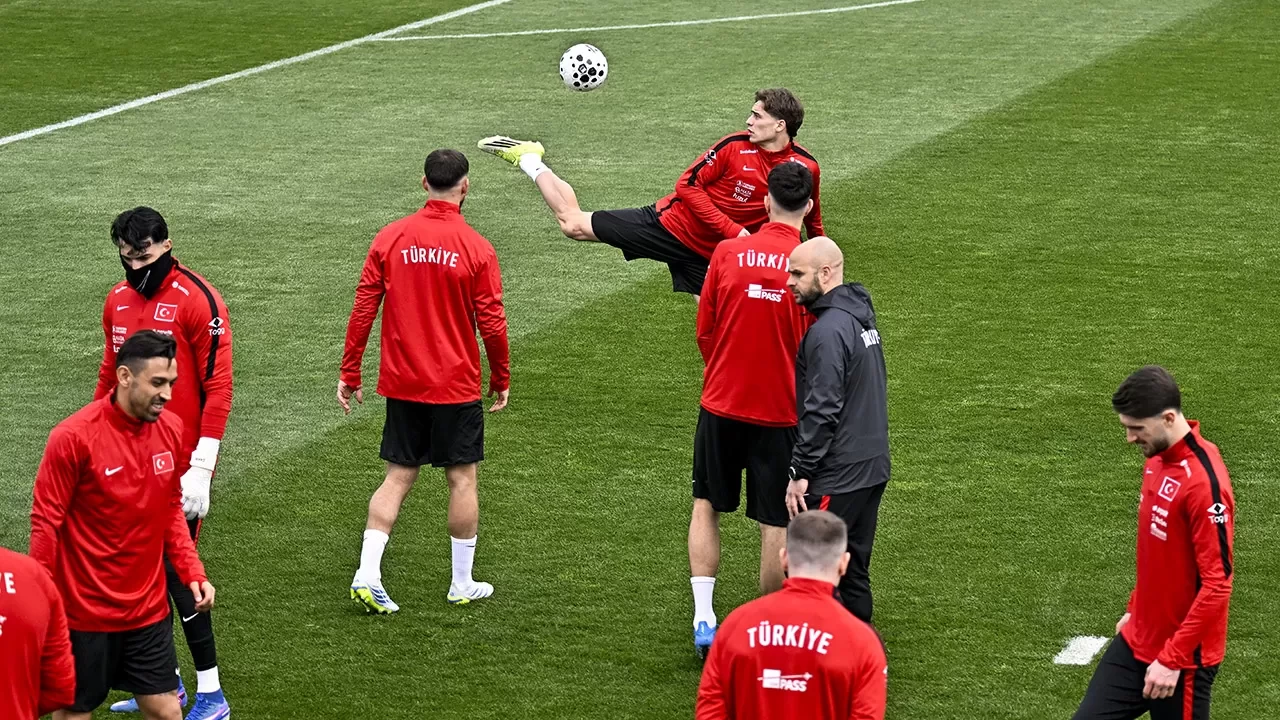 A Milli Futbol Takımımız, Romanya maçı hazırlıklarını tamamladı