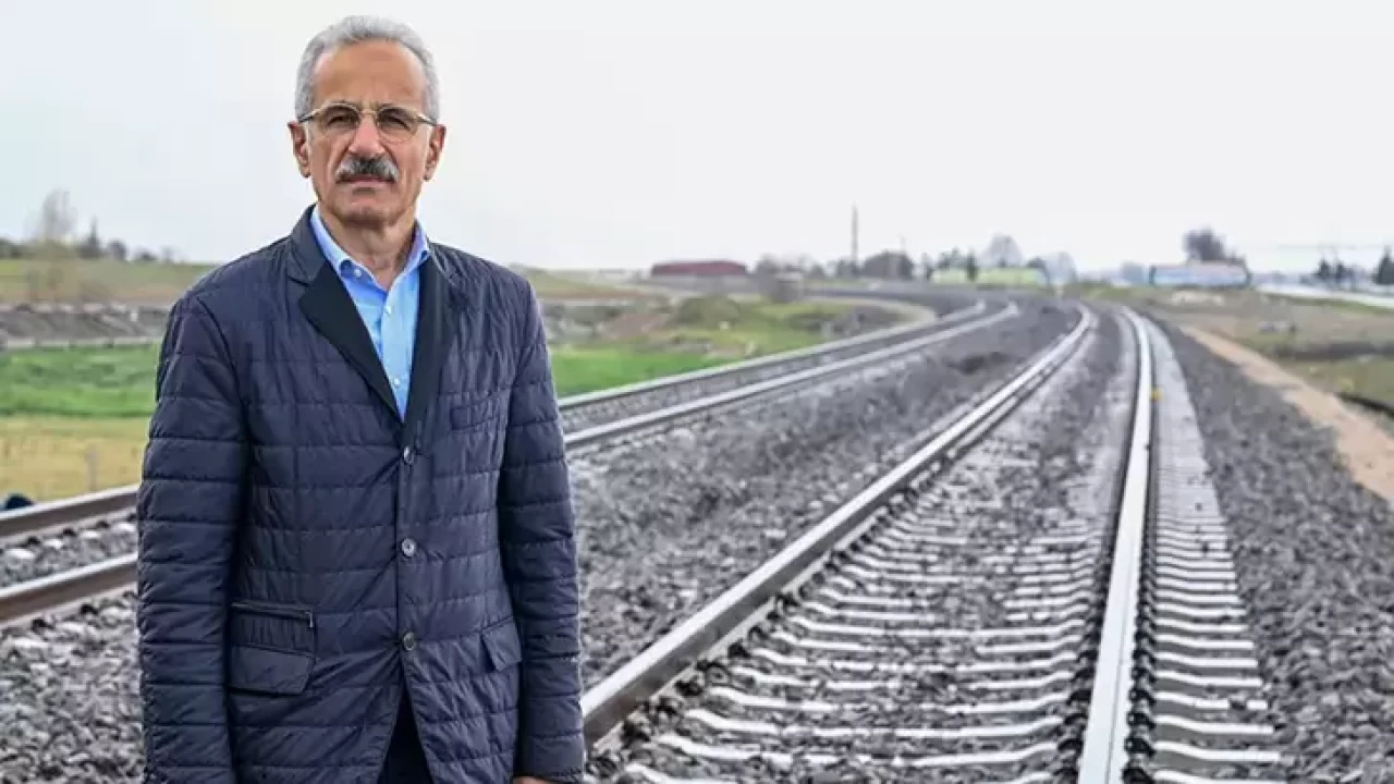 Bakan Uraloğlu duyurdu: 325 kilometrelik hat tren trafiğine açıldı