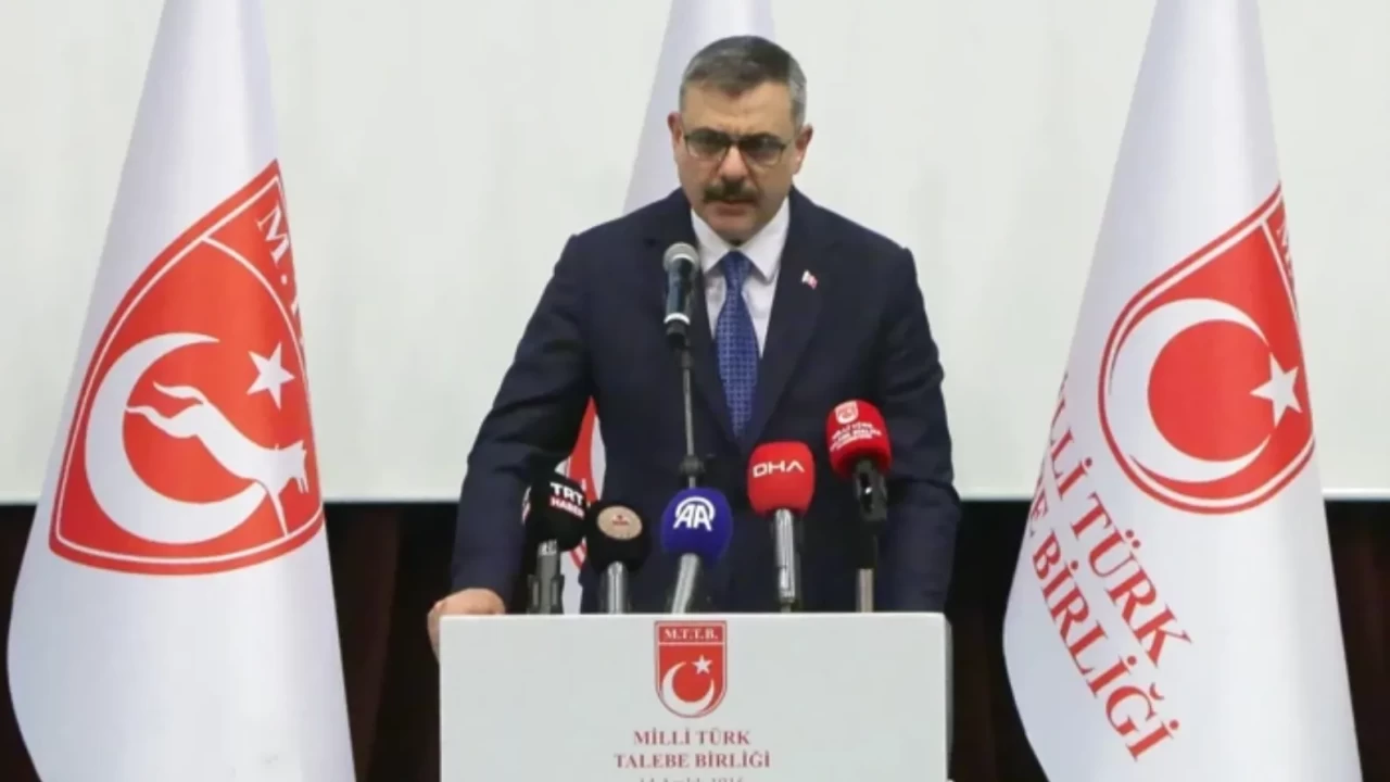 Bakan Çiftçi'den gençlere öneri: Gücü değil, hakkı savunun!