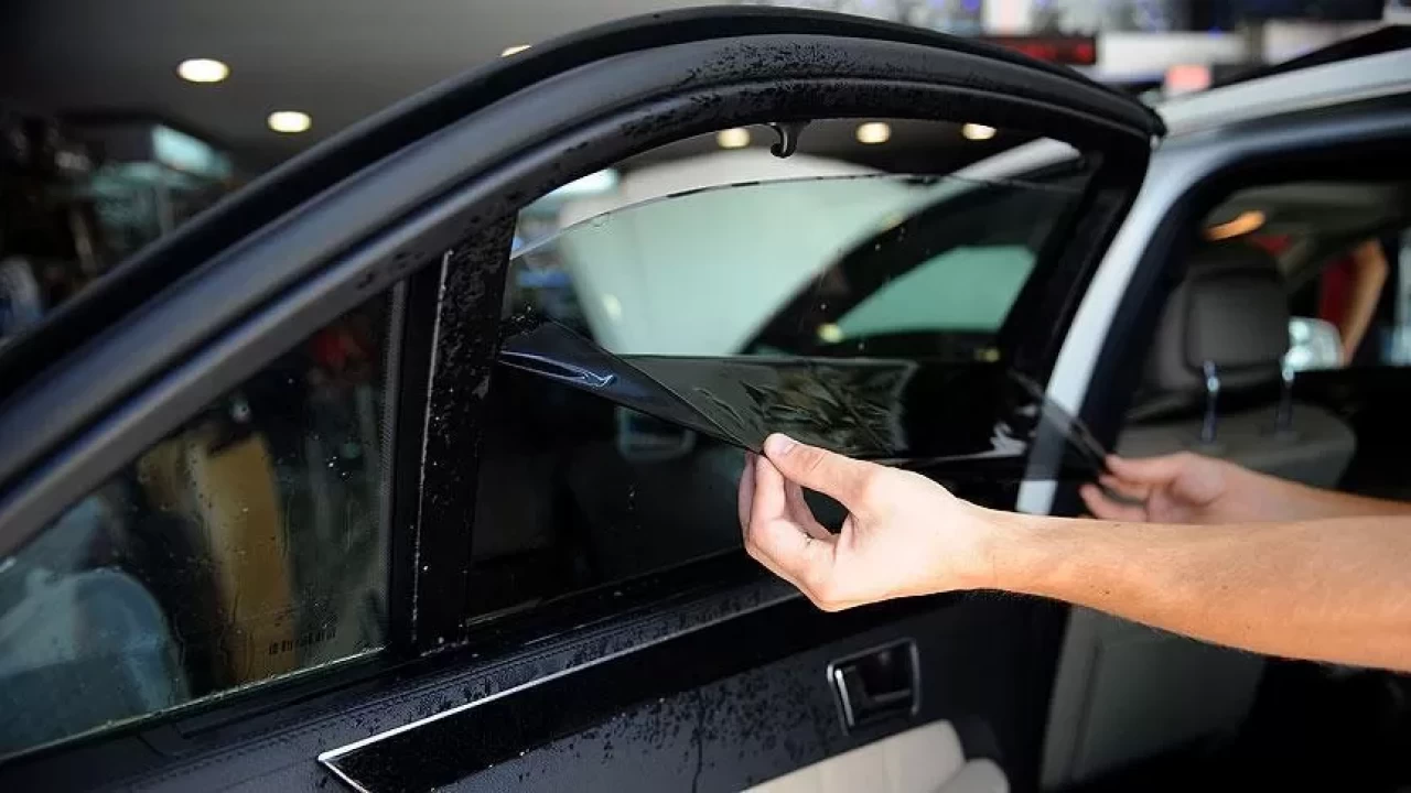 Araçlarda cam filmi yasak mı 2026? Ön cam filmi muayeneden geçer mi? Güncel ceza ve mevzuat detayları