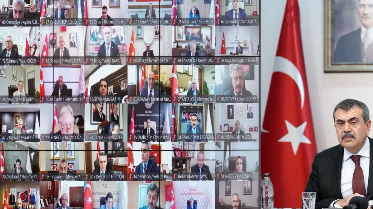 Bakan Tekin, il milli eğitim müdürleriyle biraraya geldi