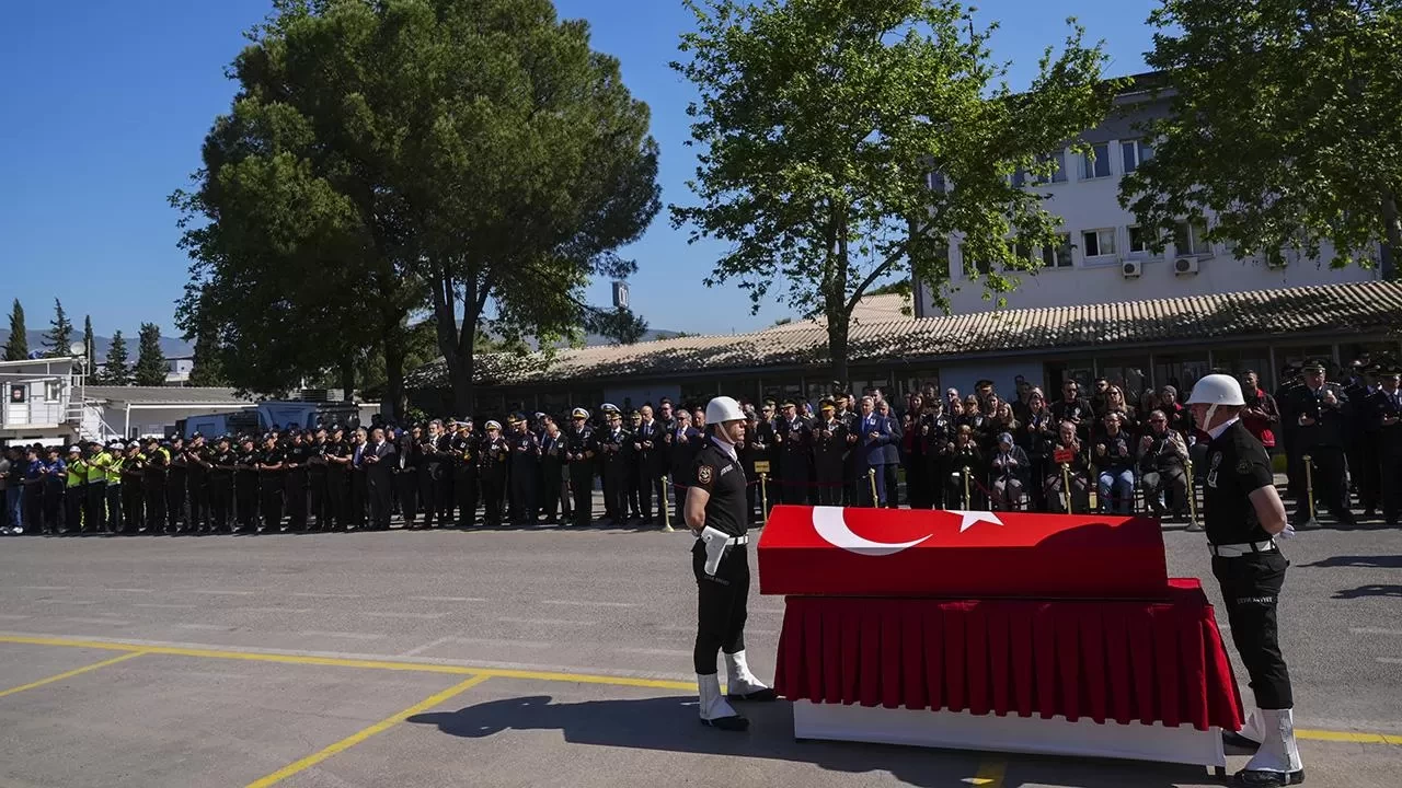 Trafik kazasında şehit olmuştu! Polis memuru Serkan Hızlı için tören düzenlendi