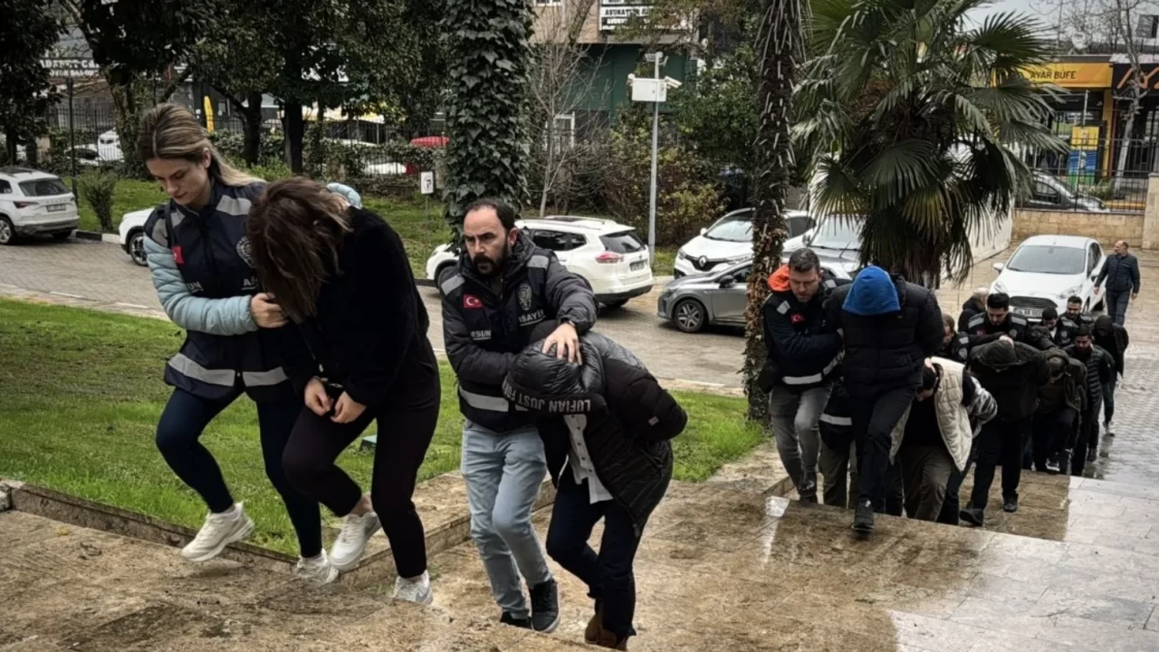 Samsun'da  Satır 2  Change Araç Operasyonu: 13 Gözaltı